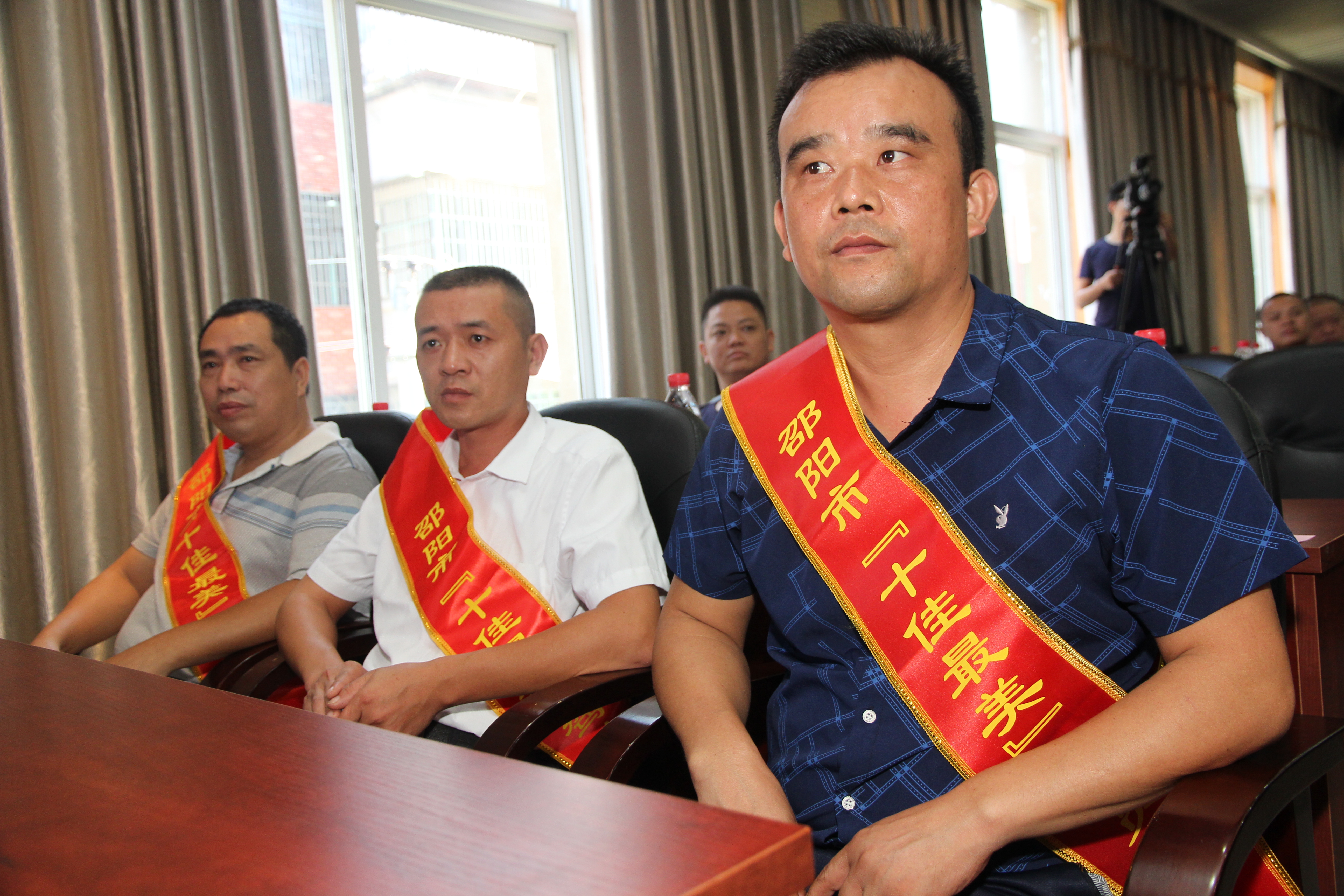 ——記市“十佳最美駕駛員” 、湘高速邵陽分公司駕駛員劉科技 李高雄  李雙江